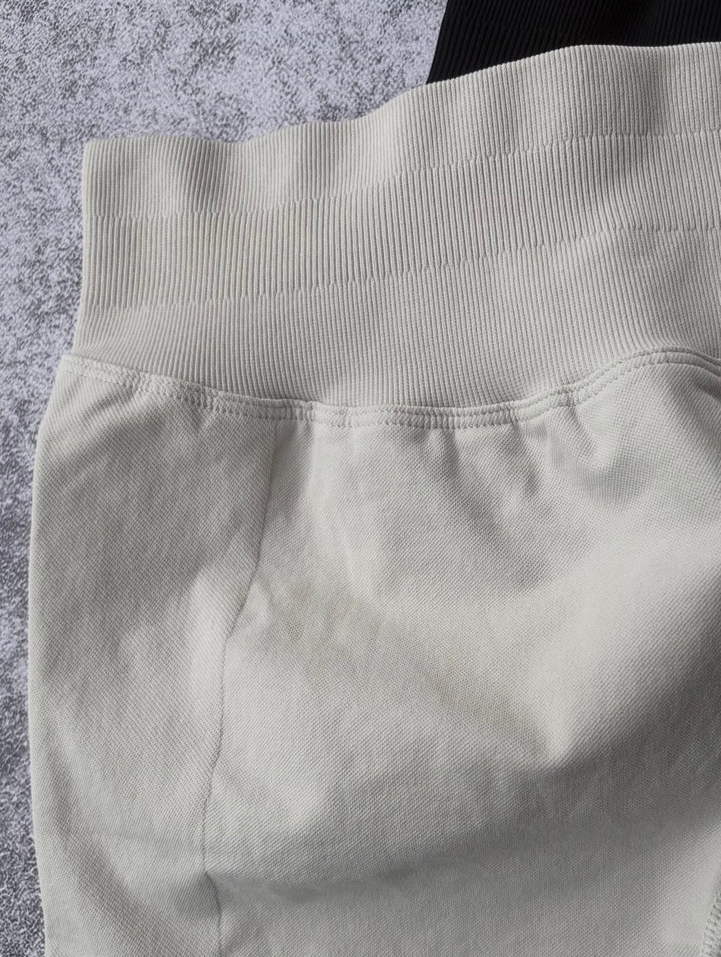 Form Short Beige