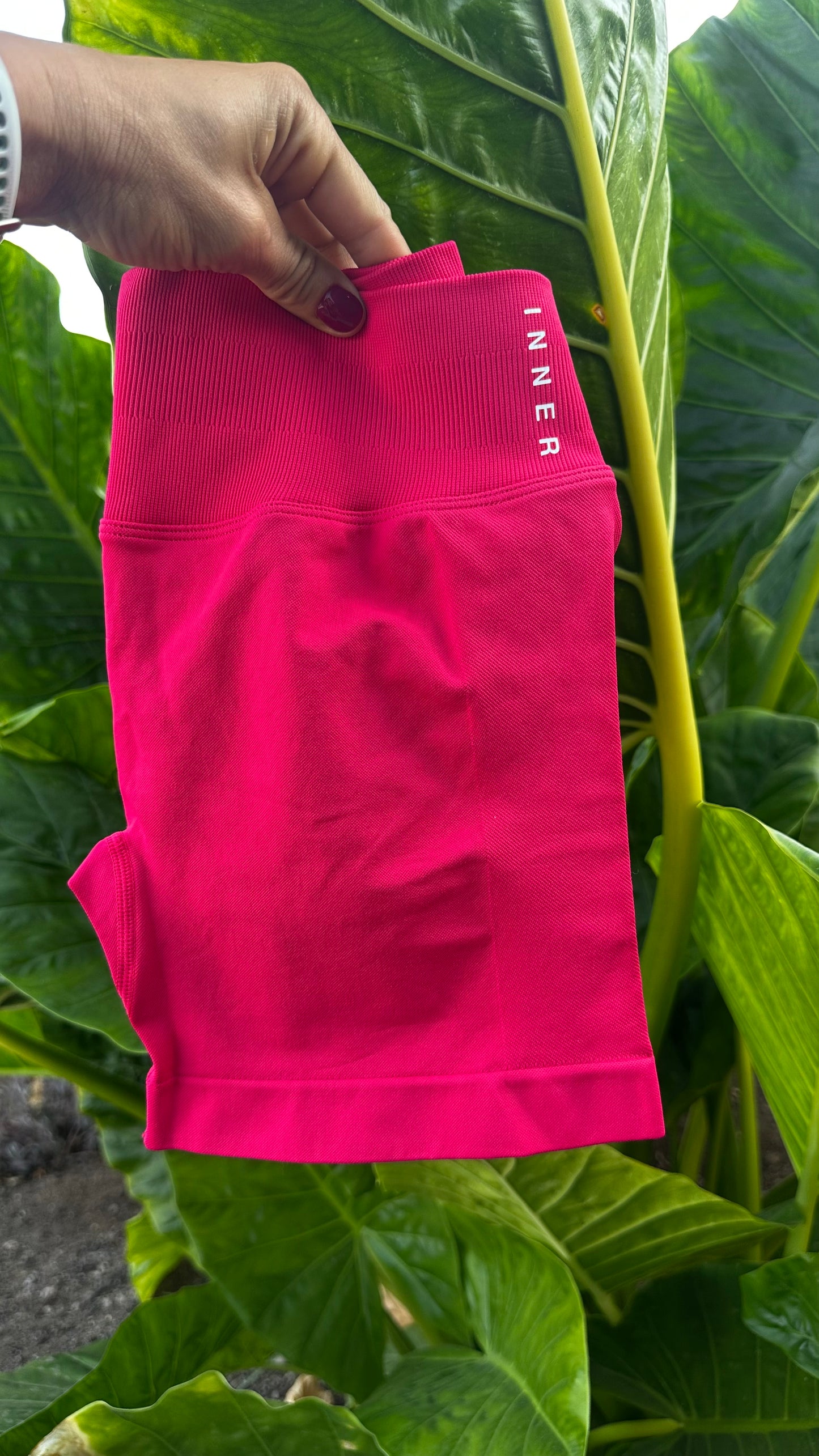 Short Berry Red