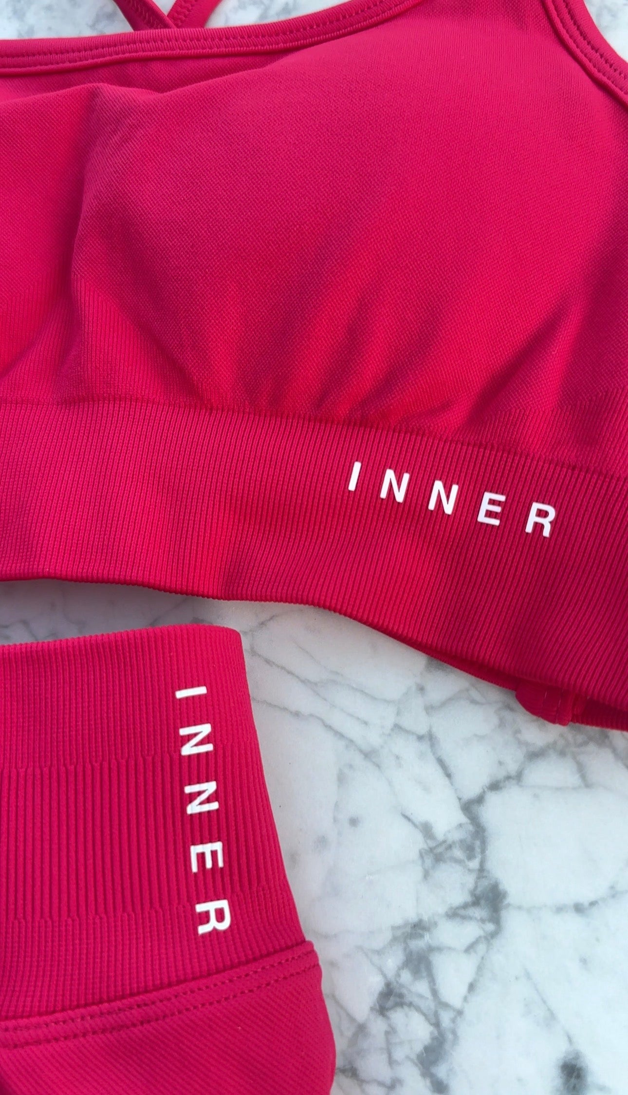 Short Berry Red