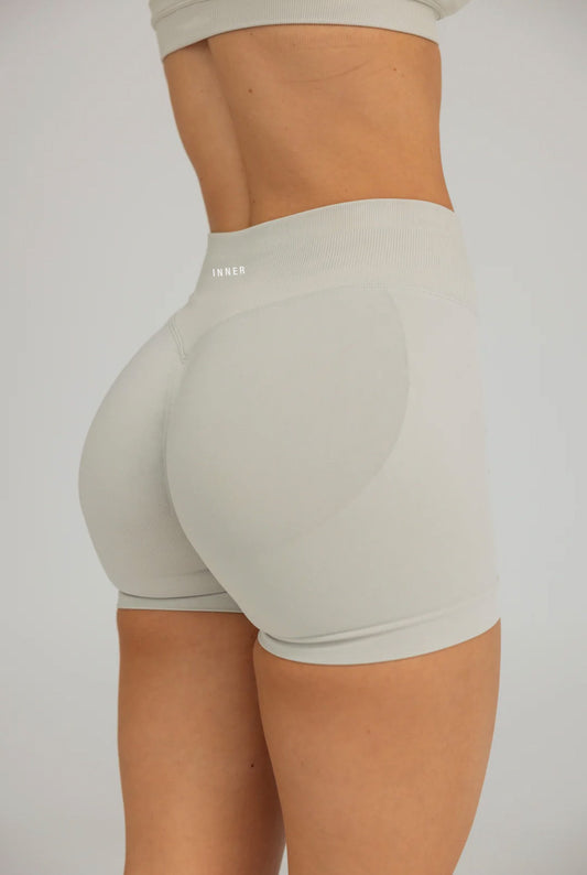 Form Short Beige